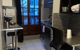 Emplacement Ideal : Studio Au Coeur De Dijon Disponible En Location